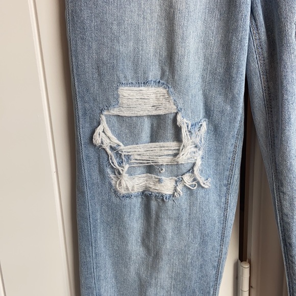 American Eagle Mom Jean - Picture 3 of 12